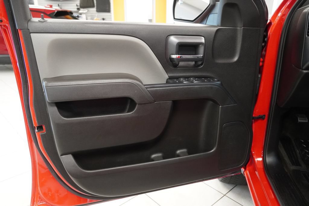 Used 2017 Chevrolet Silverado 1500 Custom w/ Custom Convenience Package AWD/4WD image 16