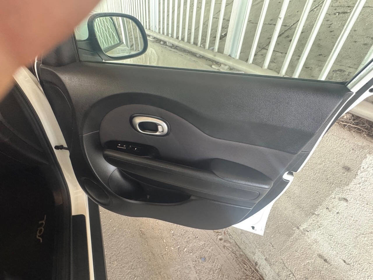 Used 2016 Kia Soul image 24