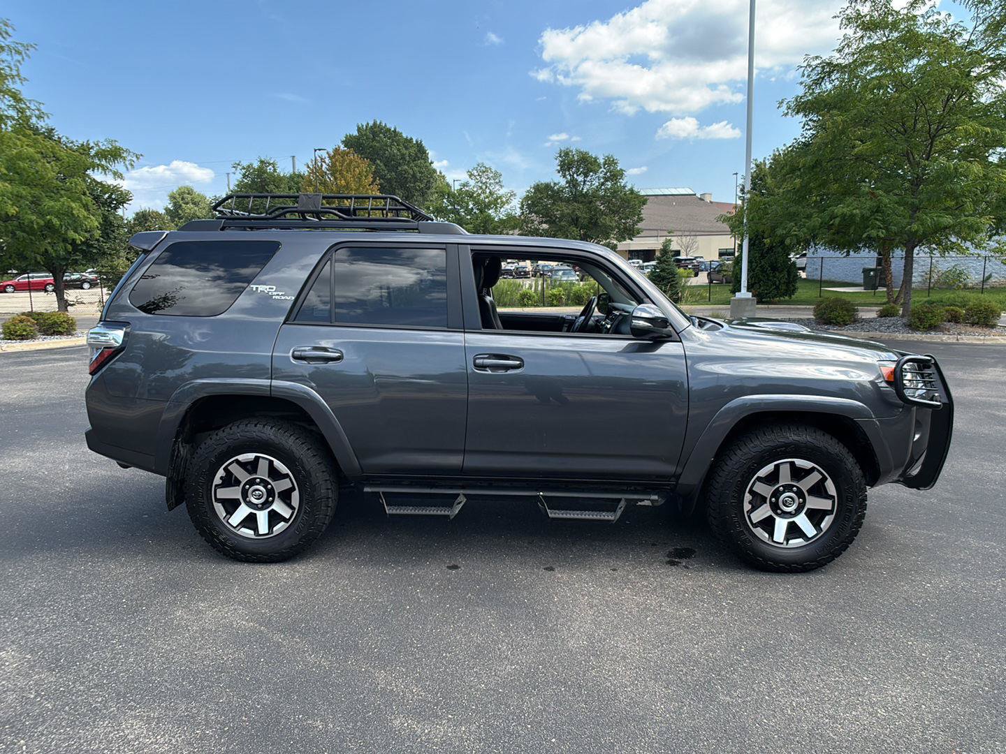Used 2019 Toyota 4Runner TRD Off-Road Premium AWD/4WD image 9