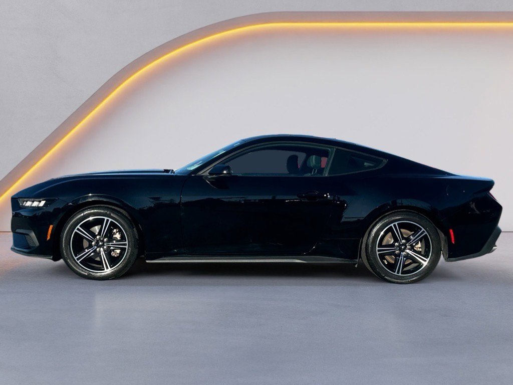 Used 2024 Ford Mustang Coupe image 4