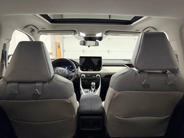 Used 2025 Toyota RAV4 XLE Premium image 9