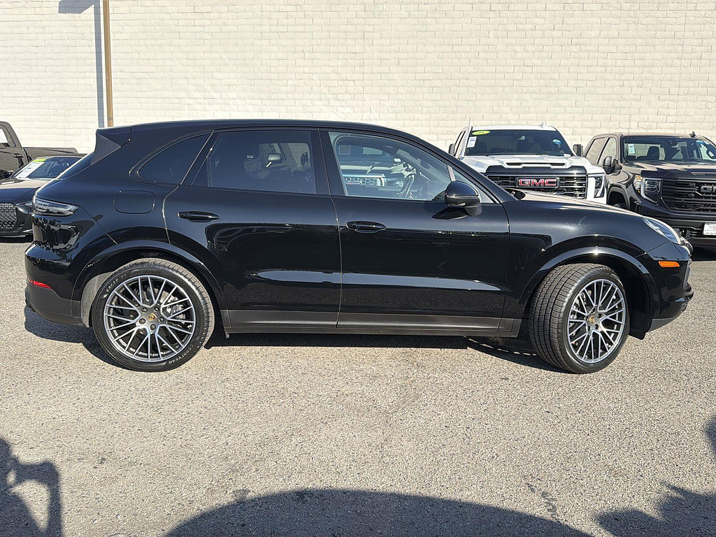 Used 2023 Porsche Cayenne AWD/4WD image 4