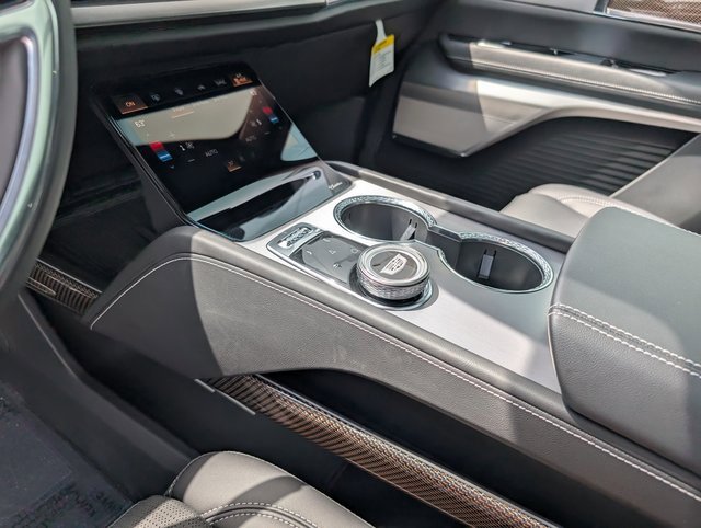 New 2026 Cadillac Vistiq Luxury w/ LPO, Floor Liner Package image 27