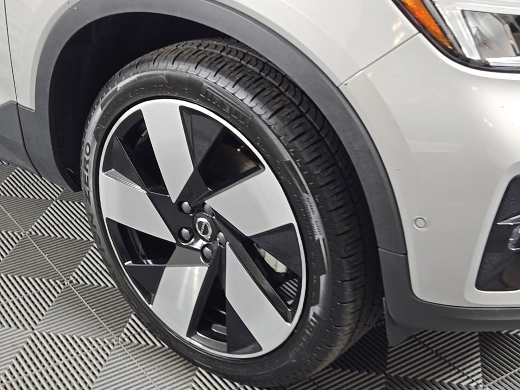 Certified 2023 Volvo C40 P8 Recharge Ultimate image 4