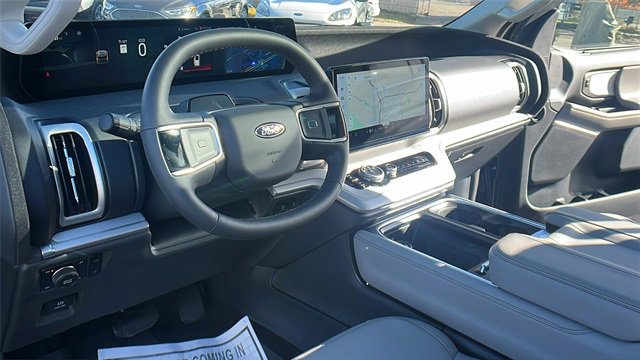 New 2025 Ford Expedition Active image 13