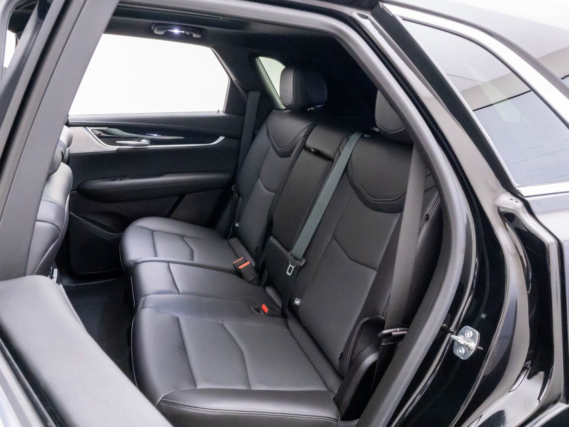 Certified 2025 Cadillac XT5 Premium Luxury w/ Technology Package AWD/4WD image 21