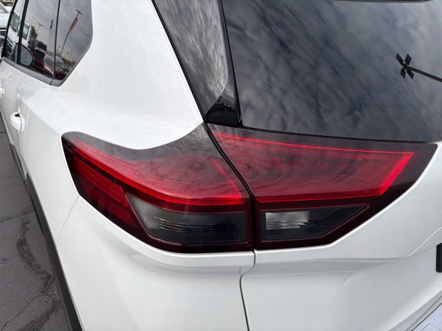 Used 2025 Nissan Rogue SL w/ SL Premium Package AWD/4WD image 24
