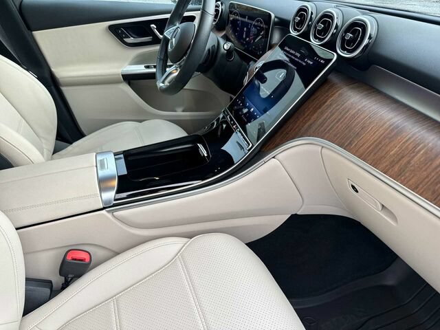 Used 2026 Mercedes-Benz GLC 300 image 18