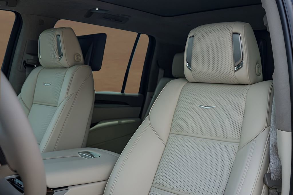 New 2026 Cadillac Escalade ESV Platinum Sport w/ LPO, ONYX Package AWD/4WD image 11