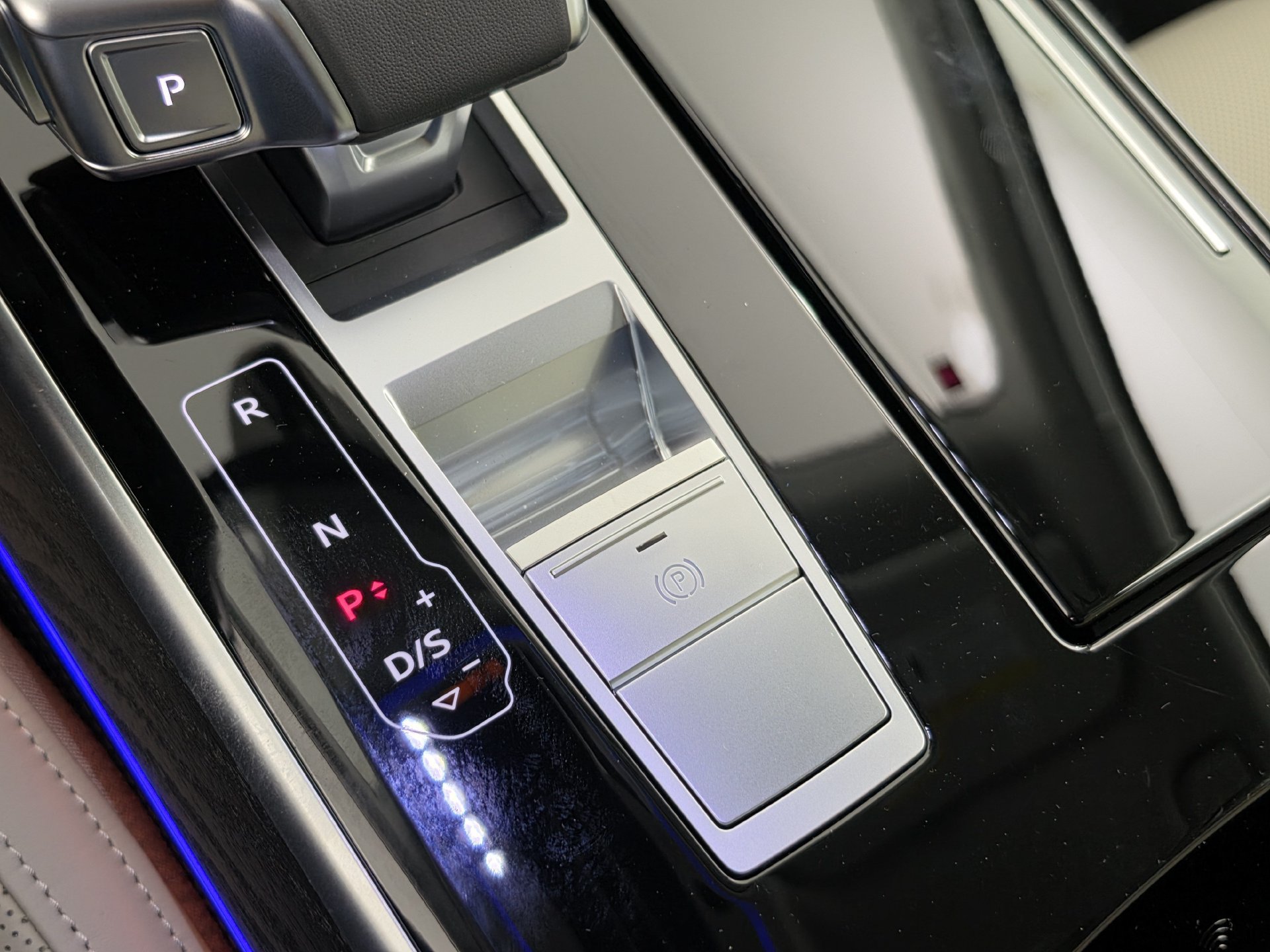 New 2027 Audi A8 L 3.0T AWD/4WD image 22