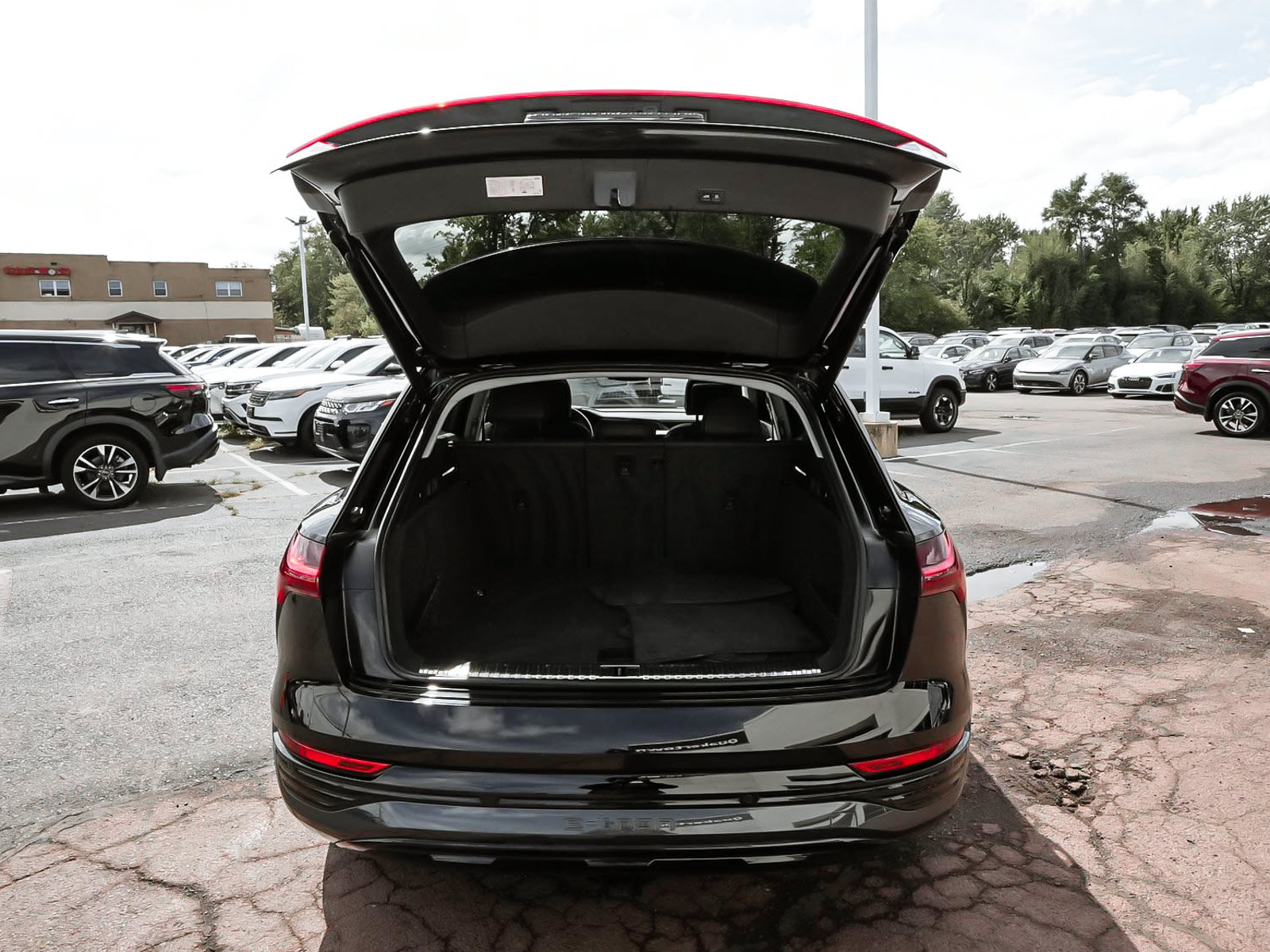 Used 2024 Audi Q8 e-tron Premium AWD/4WD image 45