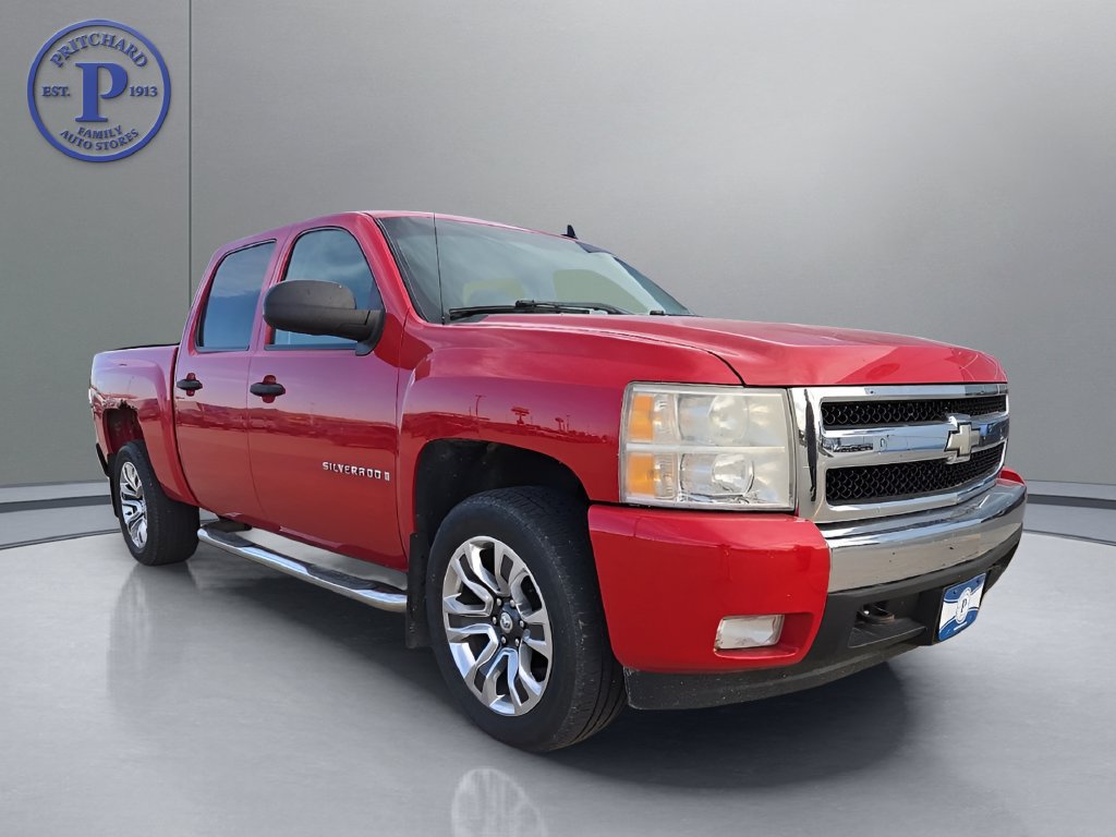 Used 2007 Chevrolet Silverado 1500 LT w/ 1LT Convenience Package AWD/4WD image 5
