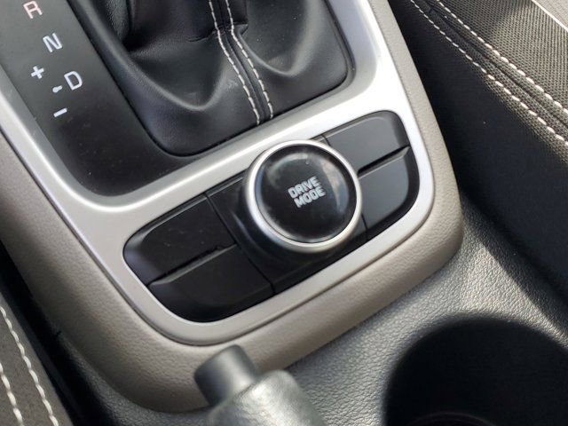 Used 2020 Hyundai Venue SEL image 26