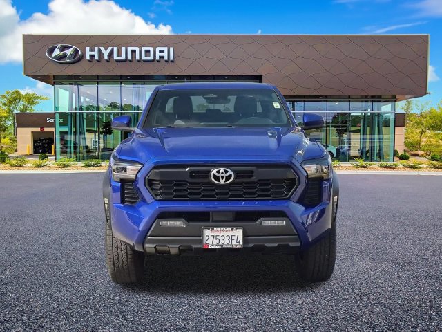 Used 2025 Toyota Tacoma TRD Off-Road AWD/4WD image 3
