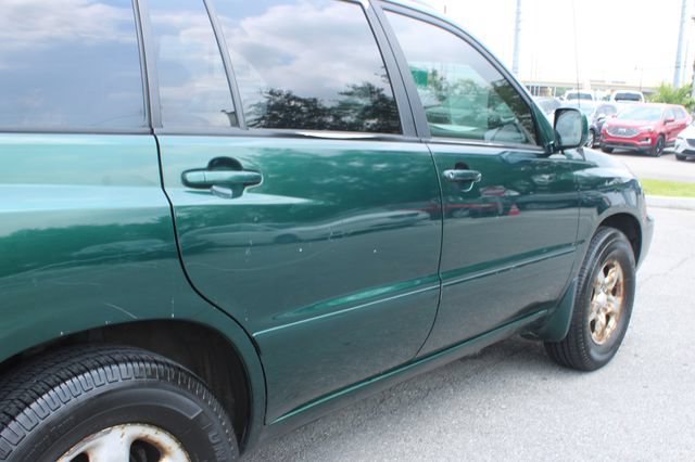 Used 2001 Toyota Highlander 2WD w/ Quick-Order Pkg image 40