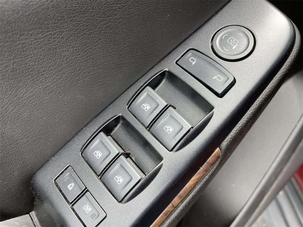 Used 2020 Chevrolet Suburban LS image 13