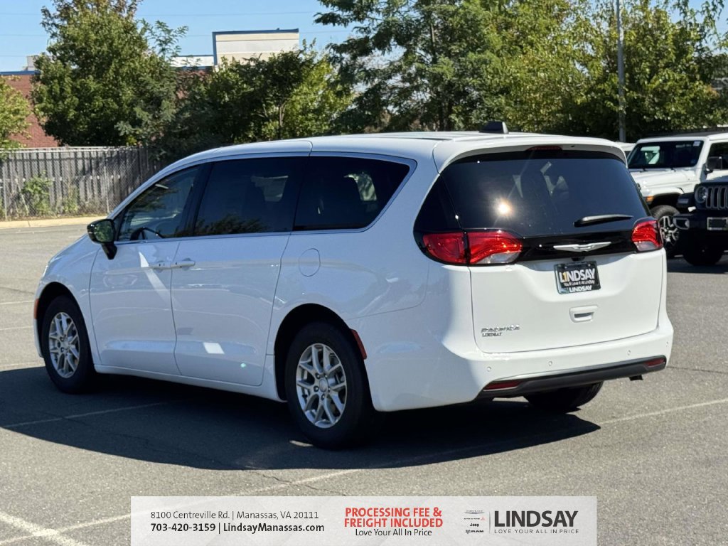 New 2027 Chrysler Pacifica LX FWD image 6