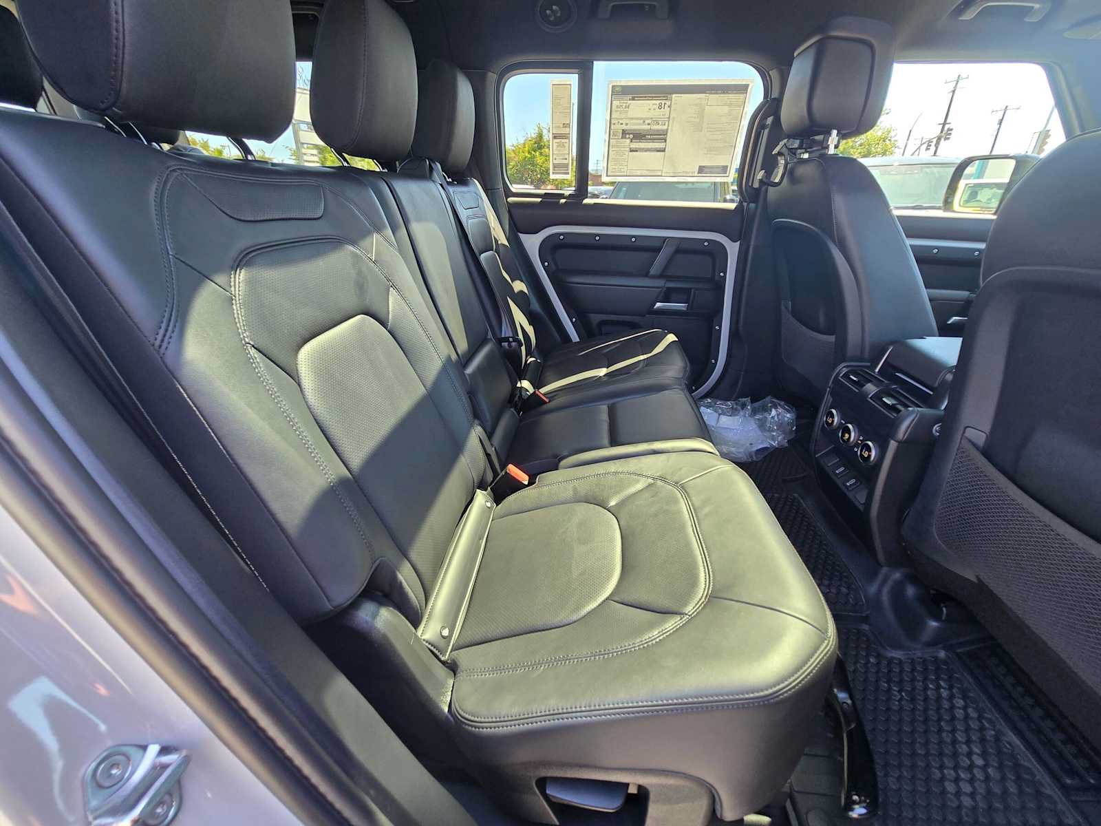New 2026 Land Rover Defender 130 X-Dynamic SE AWD/4WD image 12