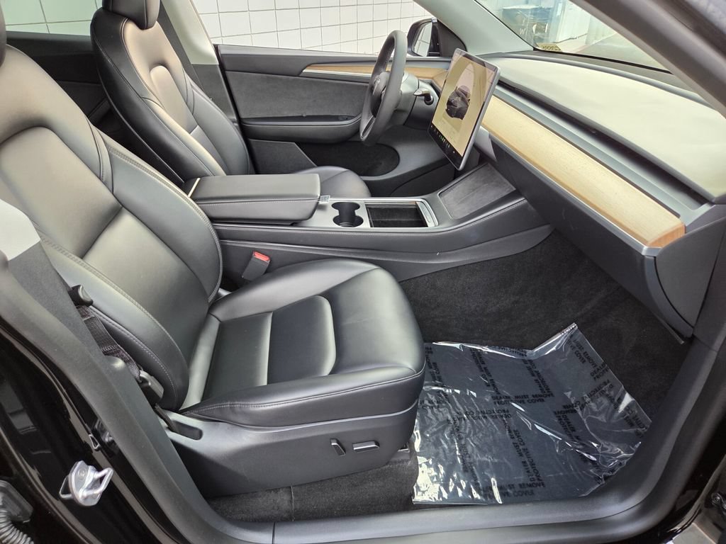 Used 2023 Tesla Model Y Long Range AWD/4WD image 18
