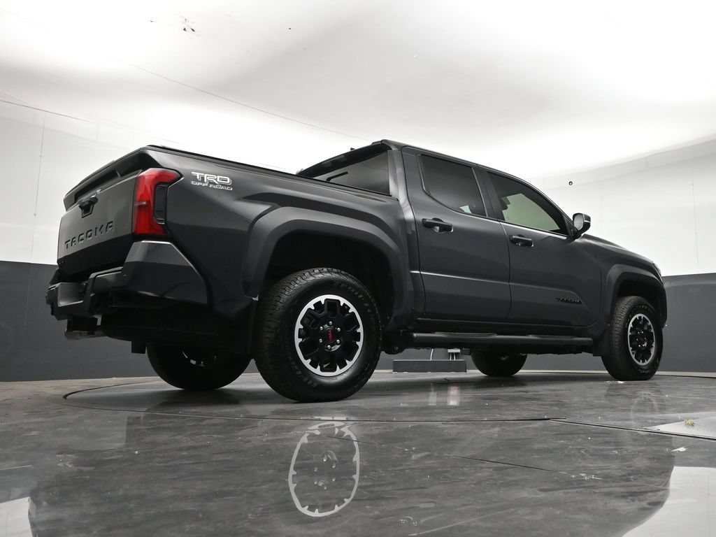 Used 2024 Toyota Tacoma TRD Off-Road w/ TRD Off Road Upgrade Package AWD/4WD image 27