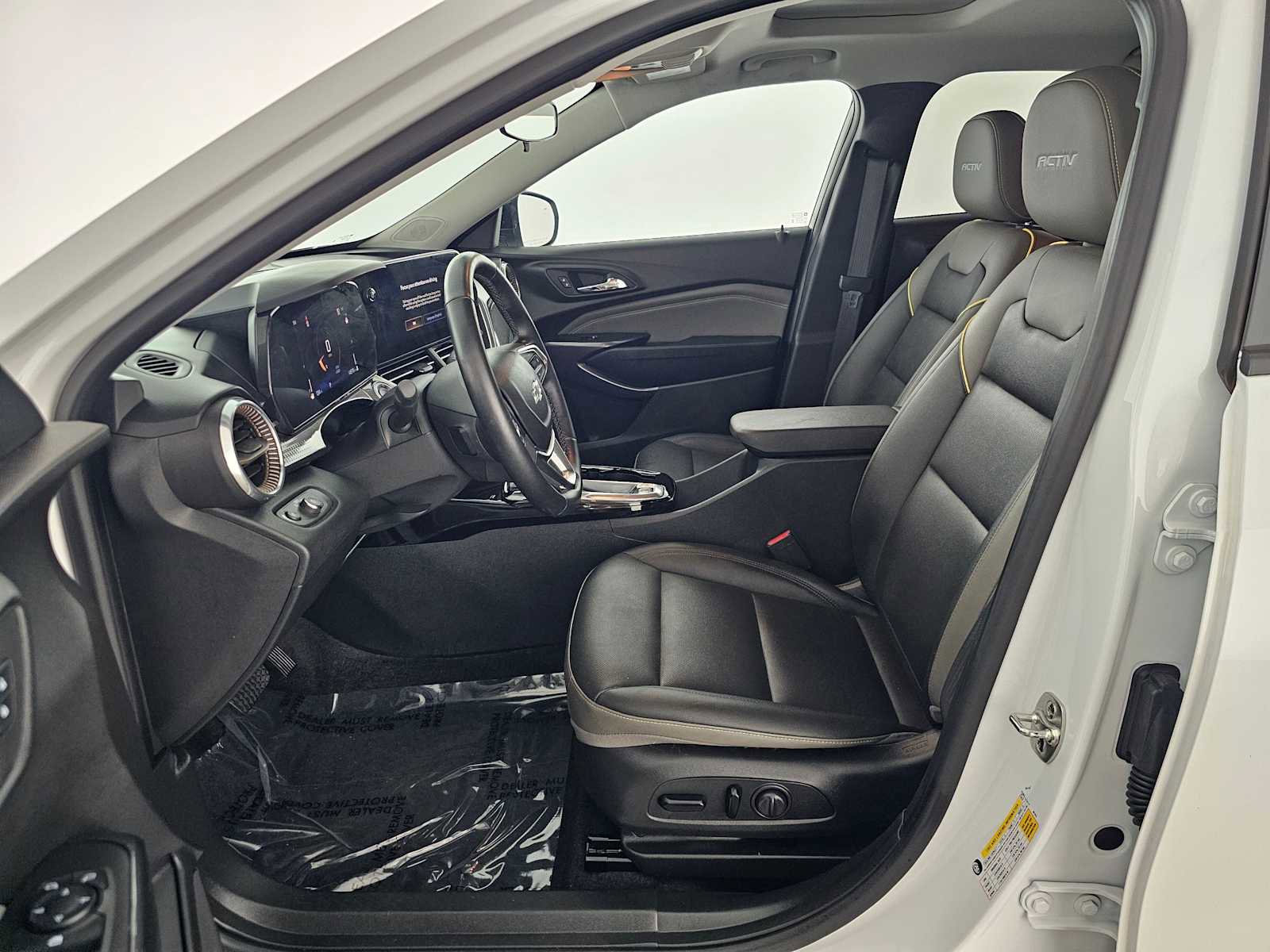 Used 2024 Chevrolet Trax ACTIV w/ Sunroof Package FWD image 20