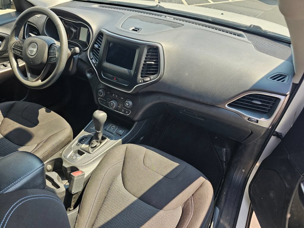 Used 2020 Jeep Cherokee Latitude AWD/4WD image 12