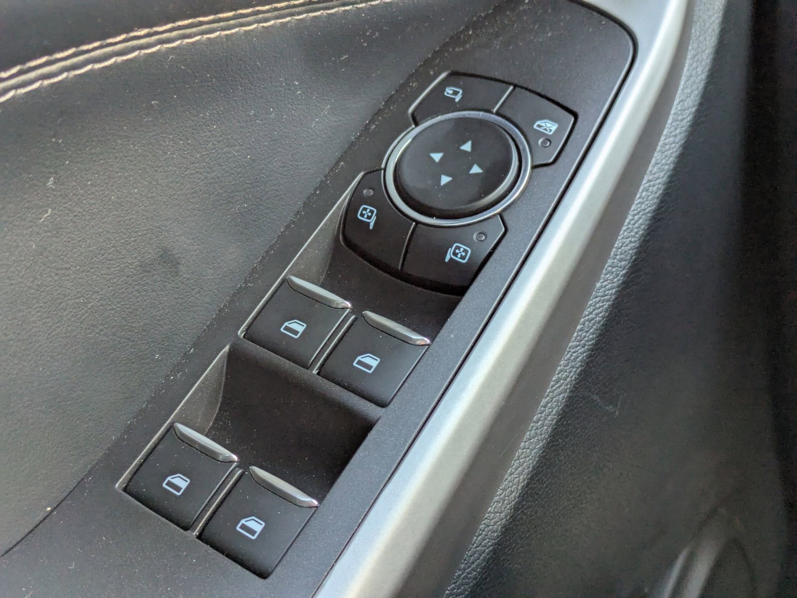 Certified 2023 Ford Explorer XLT w/ Equipment Group 202A image 25