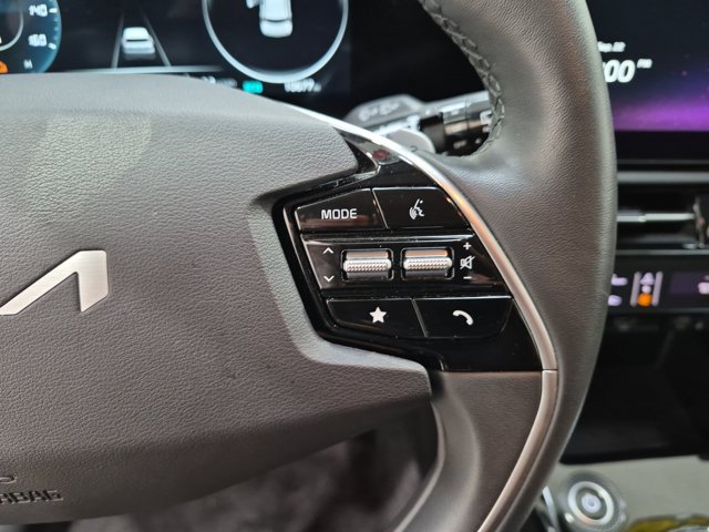 Certified 2024 Kia Niro Wind w/ Wind Preserve Package FWD image 17