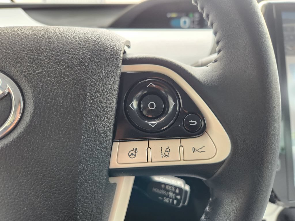 Used 2017 Toyota Prius Prime Advanced FWD image 28