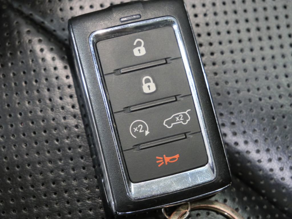 Used 2023 Jeep Grand Cherokee L Summit AWD/4WD image 34