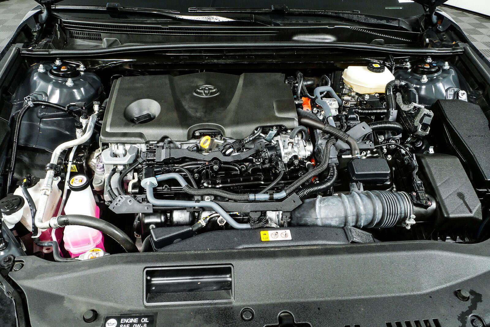 Used 2025 Toyota Camry SE w/ Convenience Package FWD image 32