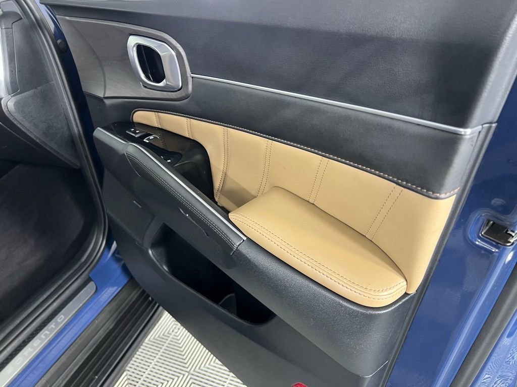 Used 2024 Kia Sorento SX Prestige w/ Olive Brown Leather Package image 35