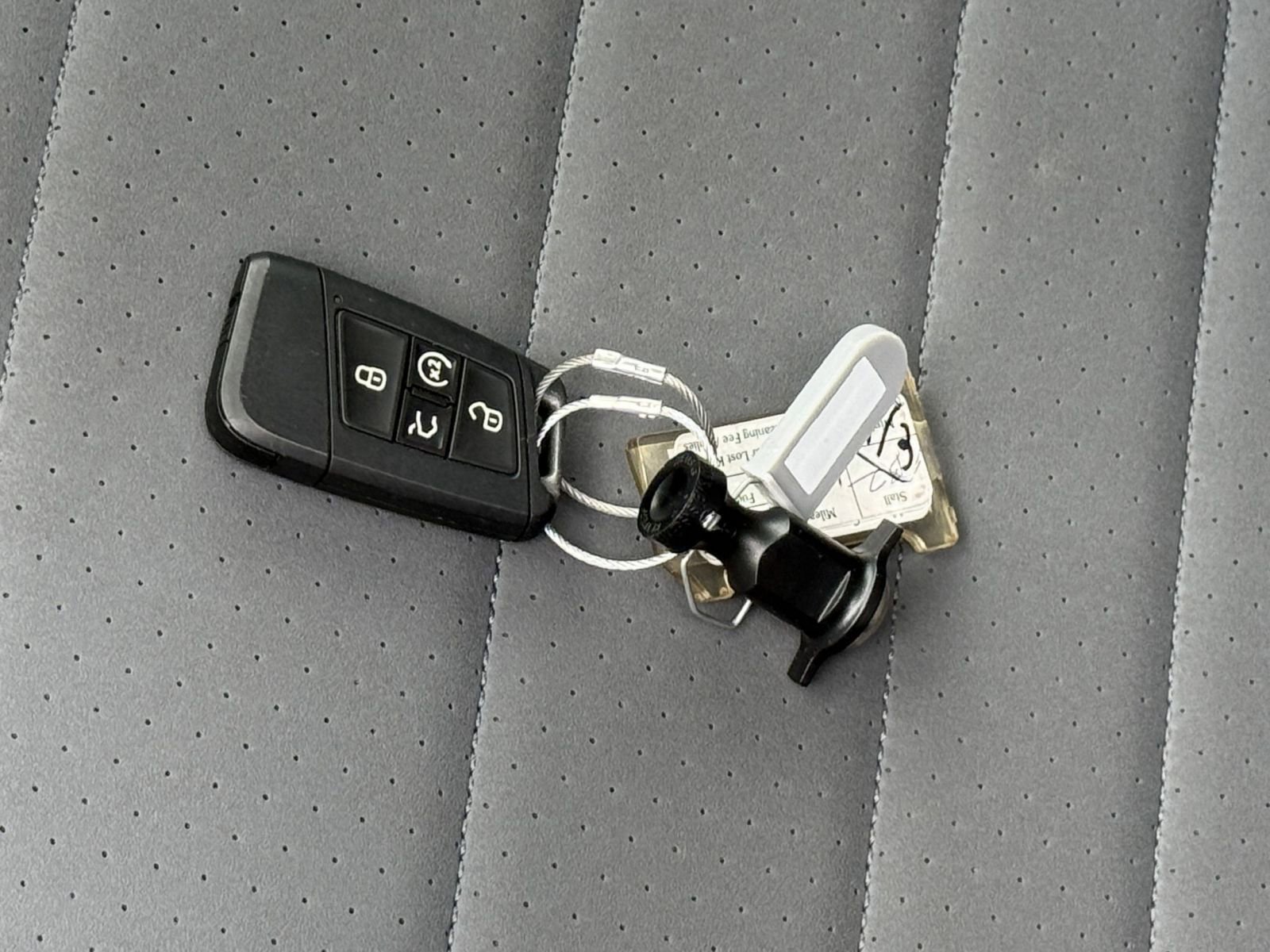 Used 2025 Volkswagen Jetta SE image 22