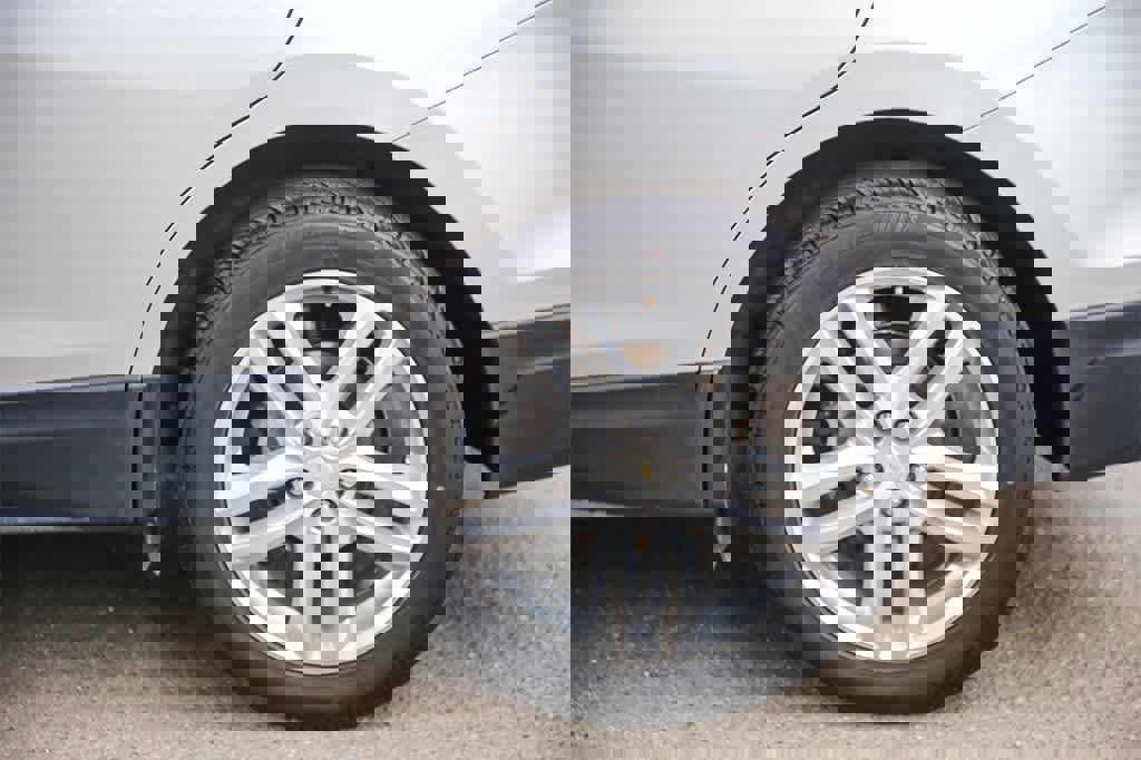 Used 2018 Chevrolet Equinox Premier image 11