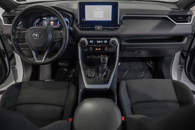 Used 2024 Toyota RAV4 SE image 22