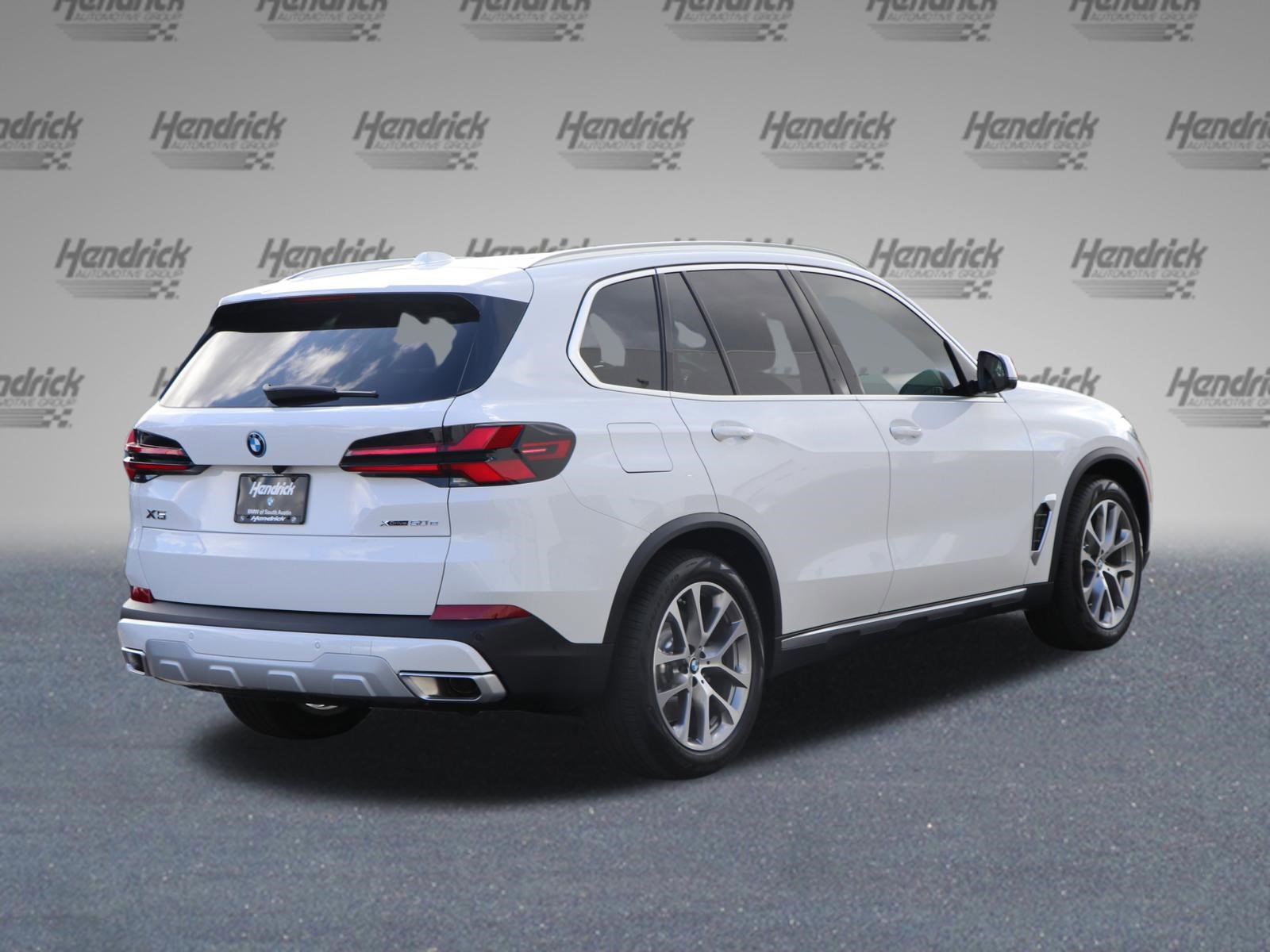 Used 2026 BMW X5 xDrive50e w/ Parking Assistance Package image 10