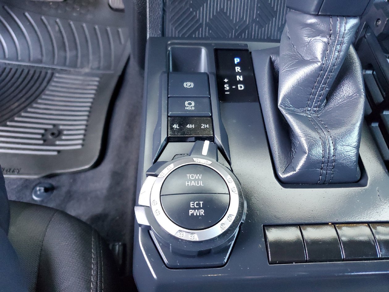 Used 2024 Toyota Tacoma SR5 AWD/4WD image 25