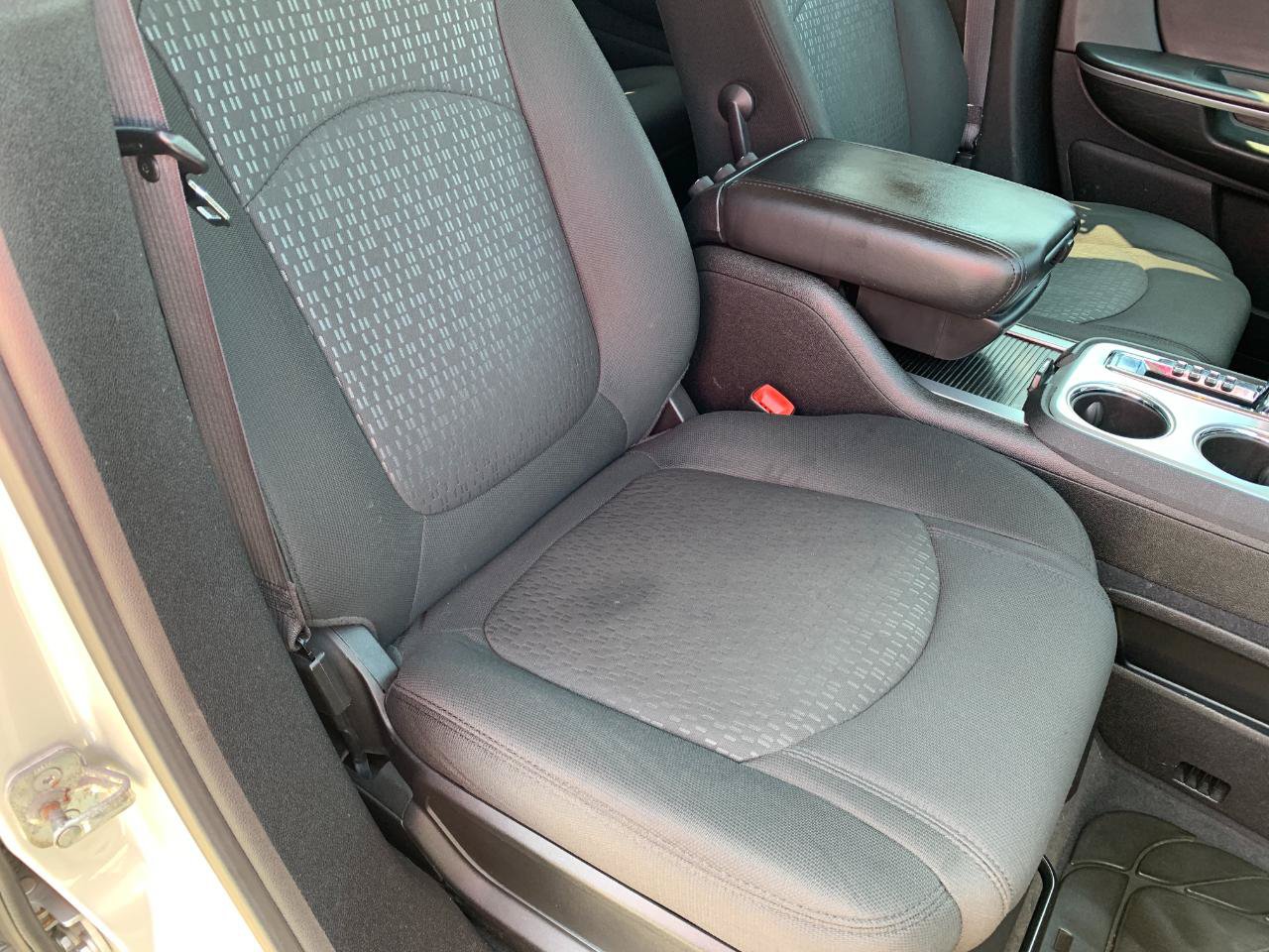 Used 2009 GMC Acadia SLE FWD image 35