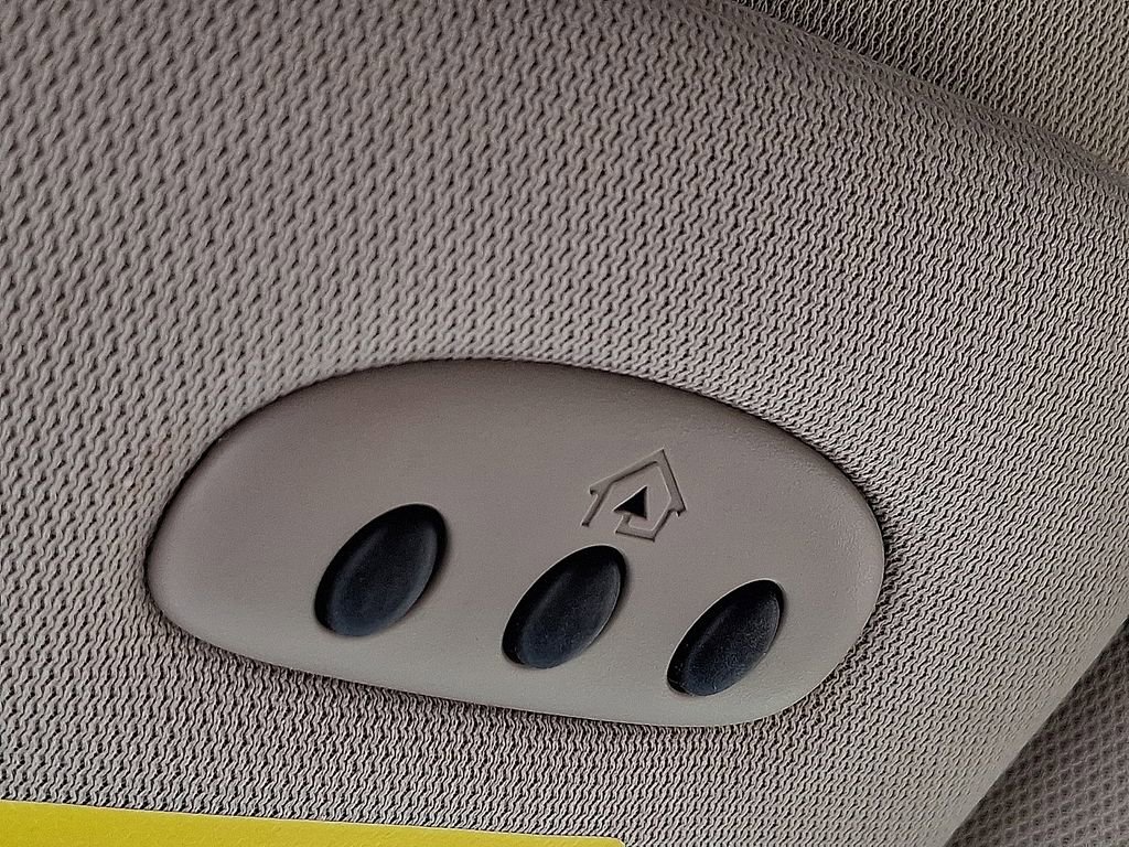 Used 2017 Lincoln MKC Select w/ Select Plus Package image 26