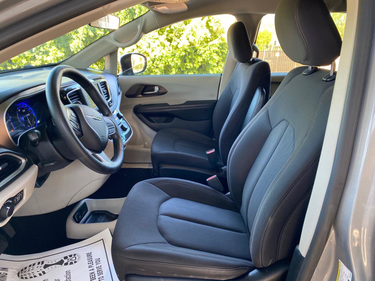 Used 2019 Chrysler Pacifica LX w/ Tire & Wheel Group FWD image 31