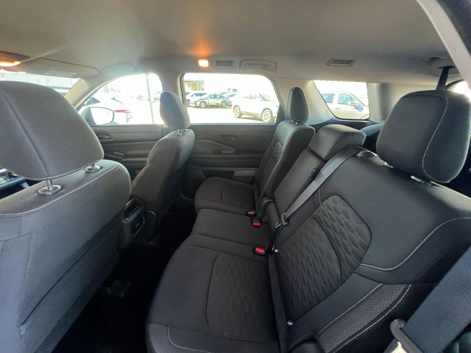 Used 2025 Nissan Pathfinder SV AWD/4WD image 28