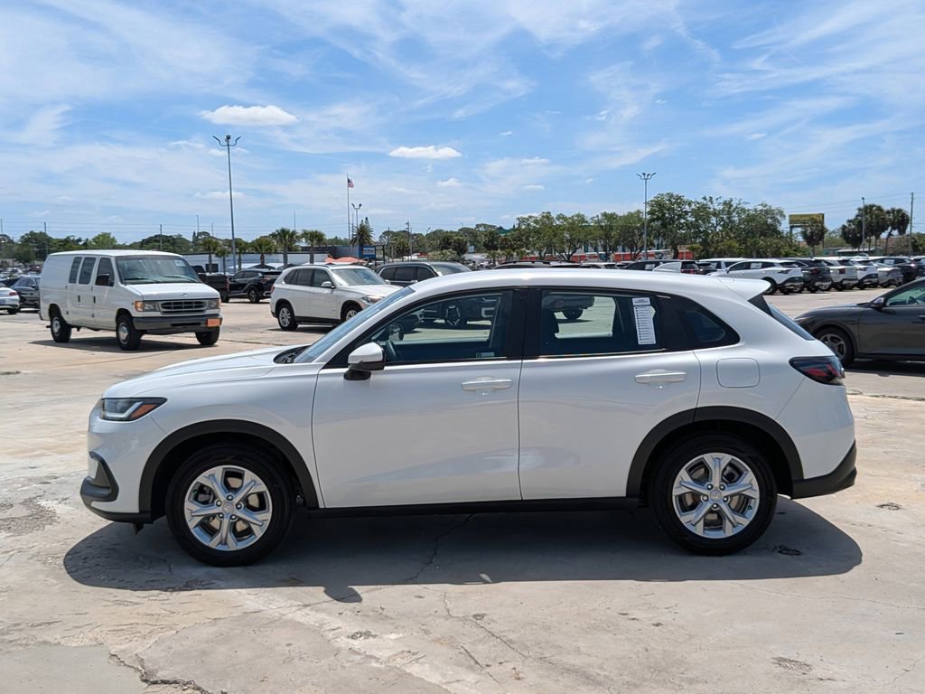 Used 2025 Honda HR-V LX image 5