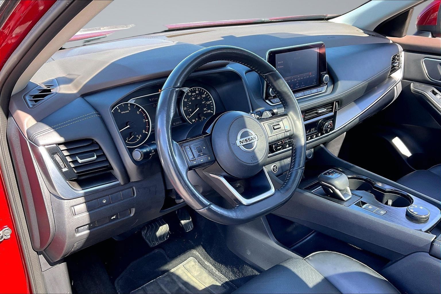 Used 2021 Nissan Rogue SV image 12