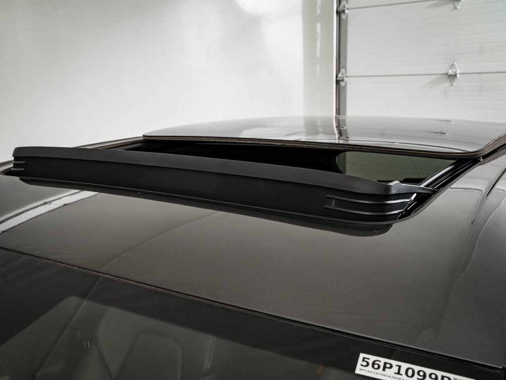 Certified 2022 Porsche Cayenne E-Hybrid w/ Premium Package image 14