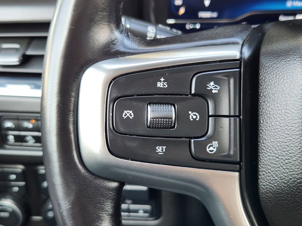 Used 2022 Chevrolet Suburban Z71 w/ Luxury Package image 21