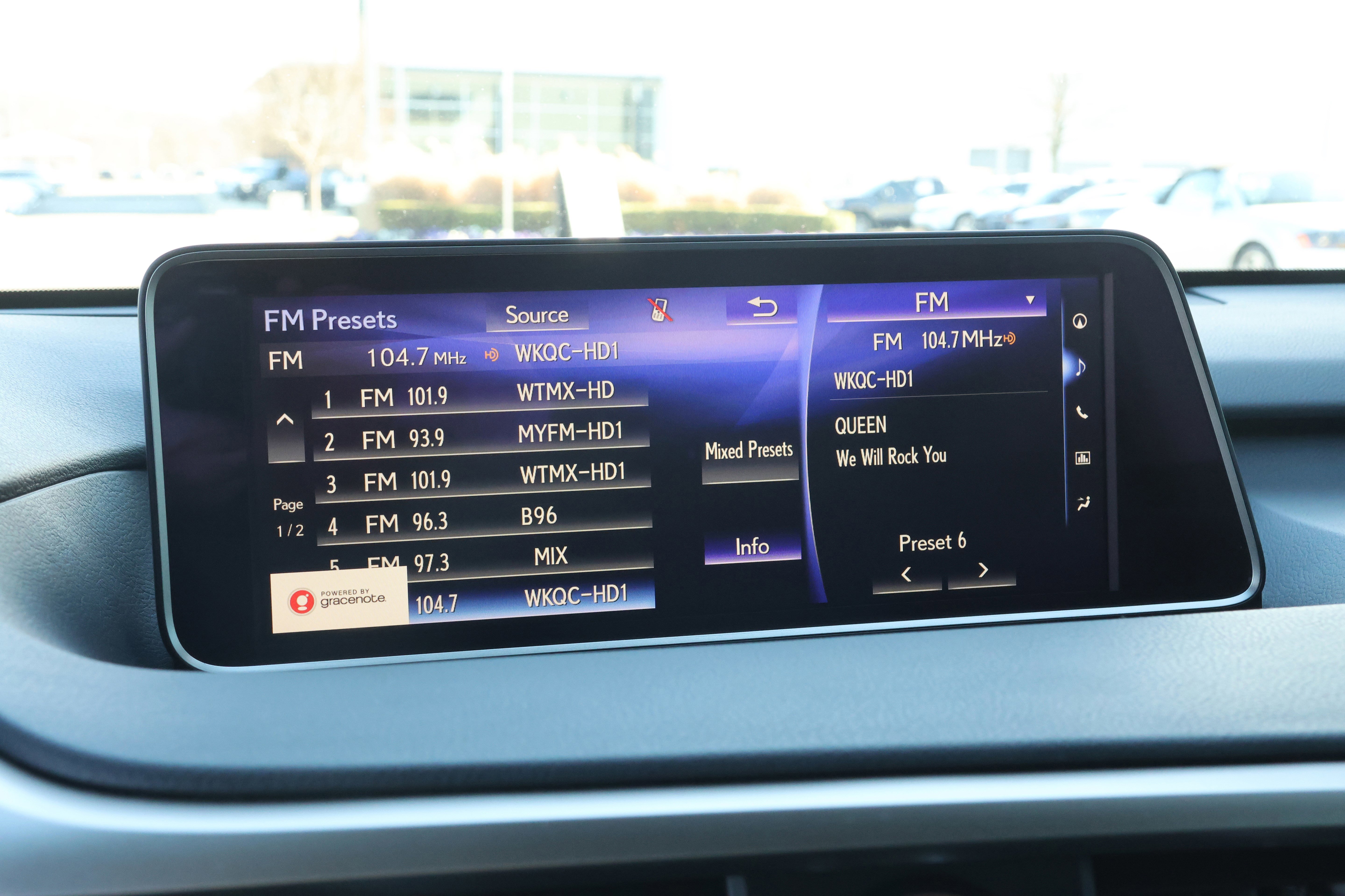 Used 2017 Lexus RX 450h AWD image 23