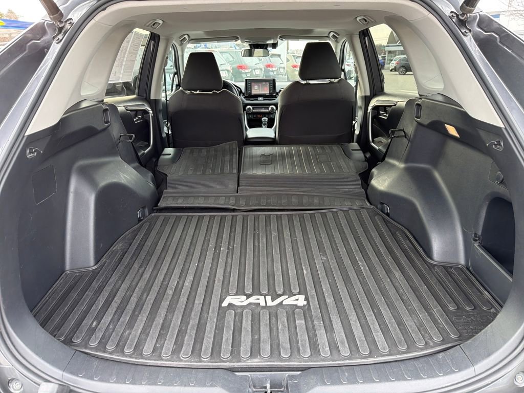 Used 2020 Toyota RAV4 XLE w/ Convenience Package AWD/4WD image 30