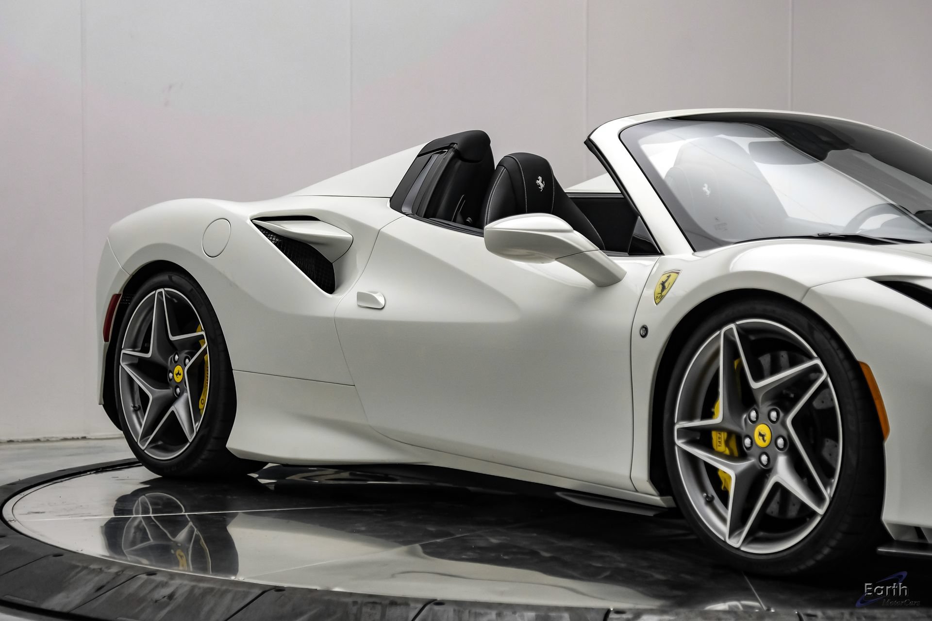 Used 2022 Ferrari F8 Tributo RWD image 35