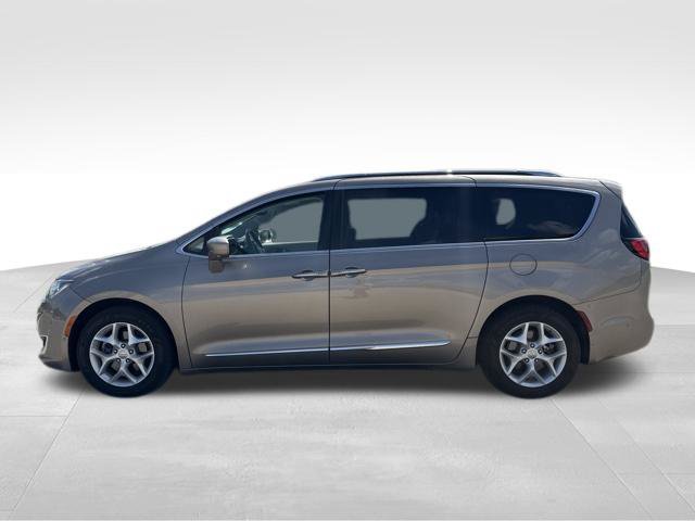 Used 2018 Chrysler Pacifica Touring-L Plus FWD image 6