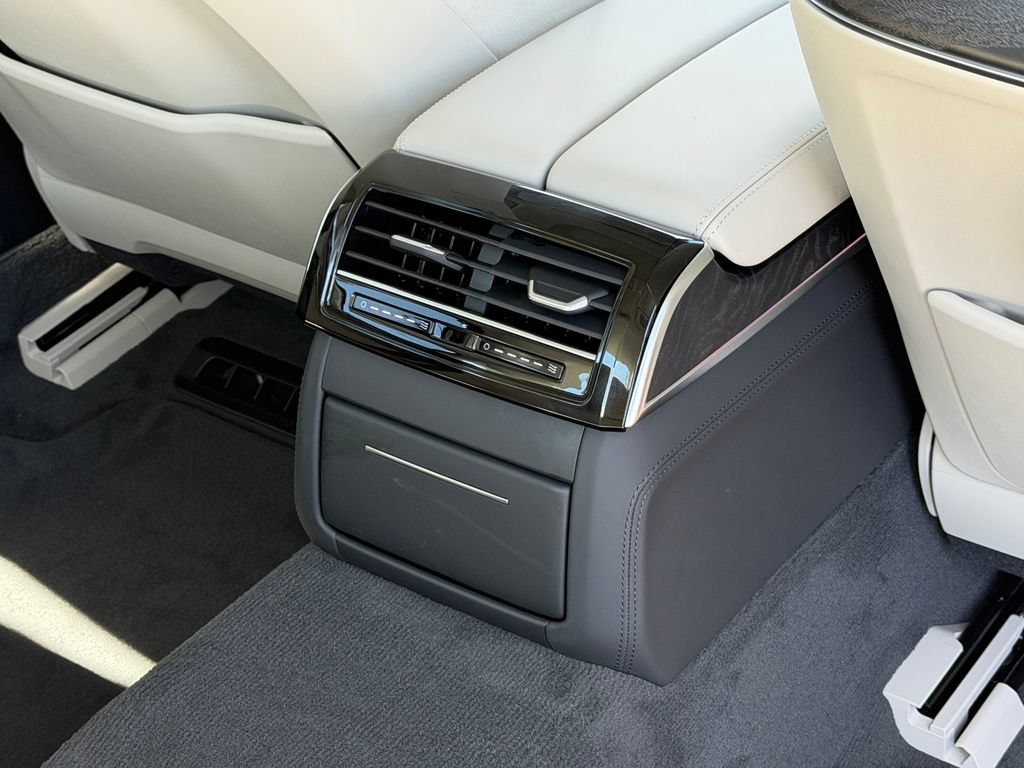 New 2027 Audi A8 L 3.0T AWD/4WD image 13